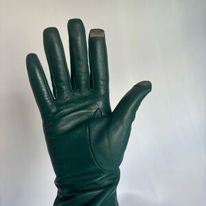 GENUINE LEATHER GREEN GLOVES WITH TECH TOUCH FINGER TIP